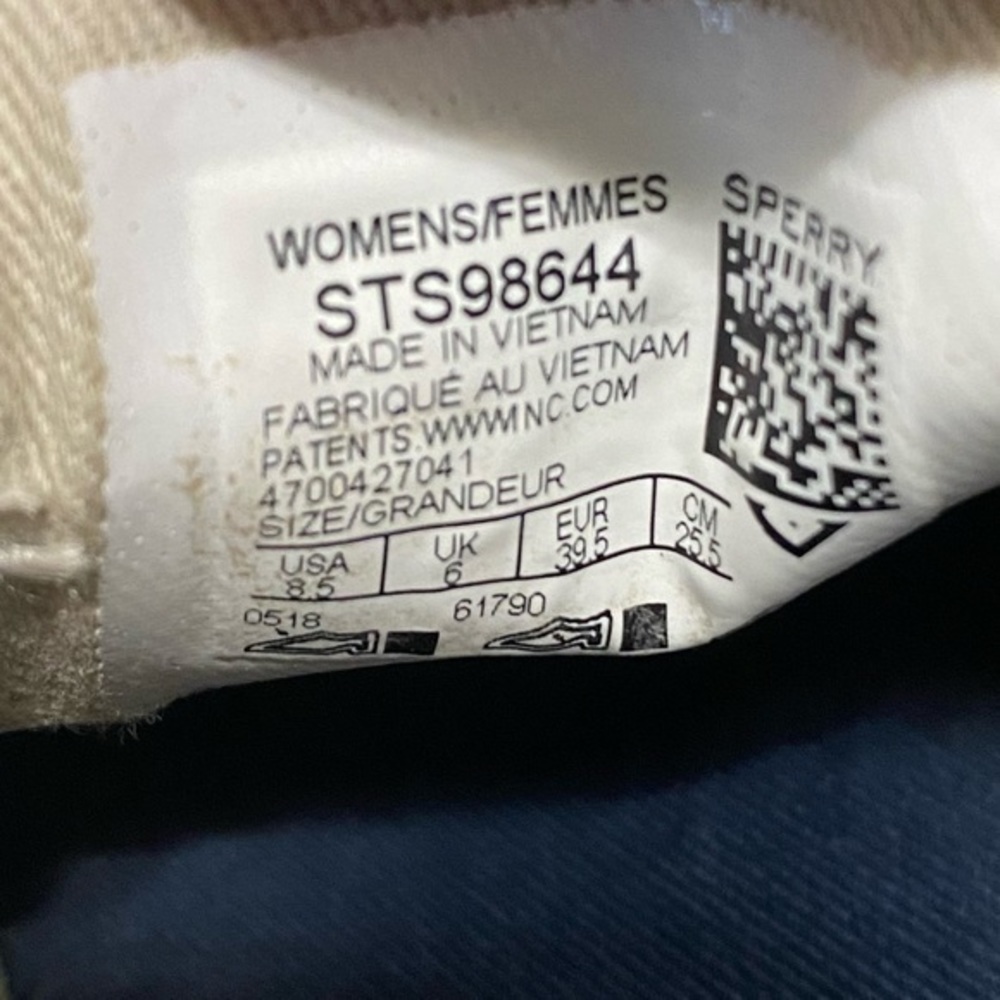 Sperry’s Slip-On Canvas Shoes with Leather Laces - Picture 7 of 11